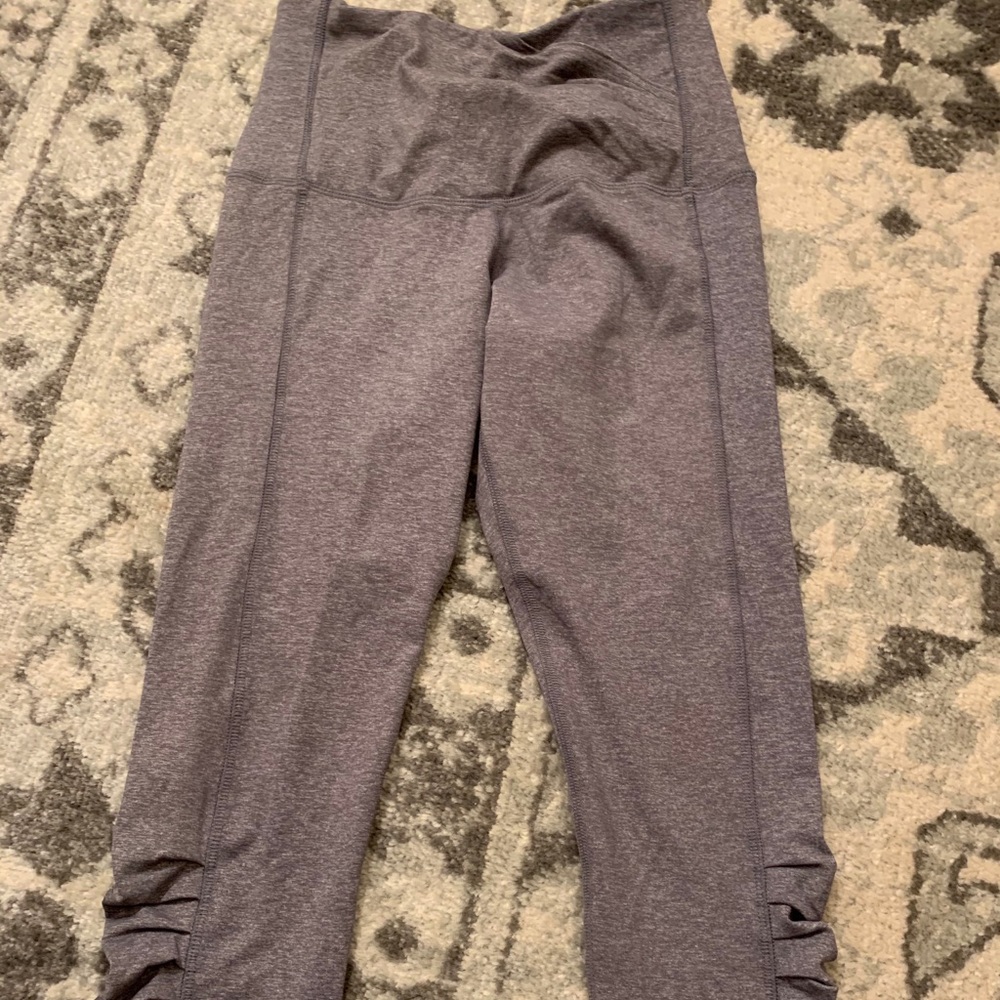 Gray crop leggings